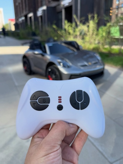 Auto na akumulator Porsche 911 GT3 24V 14Ah Czarny Lakierowany+ 4x200W MOCY + PILOT
