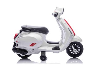 Pierwszy skuter na akumulator dla dziecka Vespa, licencja