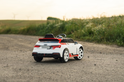 Pojazd Audi RS6 Avant GT Biały