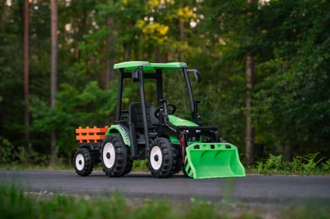 Wielki traktor na akumulator TITAN 24V 2x200W z przyczepką łyżką + kabina zielony