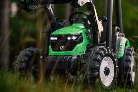 Wielki traktor na akumulator TITAN 24V 2x200W z przyczepką łyżką + kabina zielony