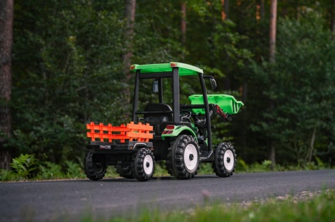 Wielki traktor na akumulator TITAN 24V 2x200W z przyczepką łyżką + kabina zielony