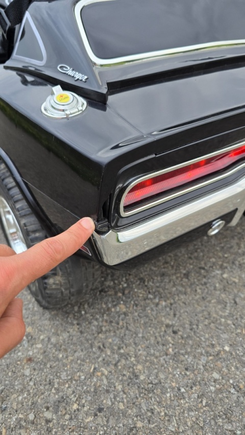 OUTLET Auto na akumulator DODGE CHARGER 2x200W 24V 7Ah + DYM