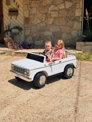 Auto na akumulator FORD BRONCO w stylu RETRO 4x4 24V