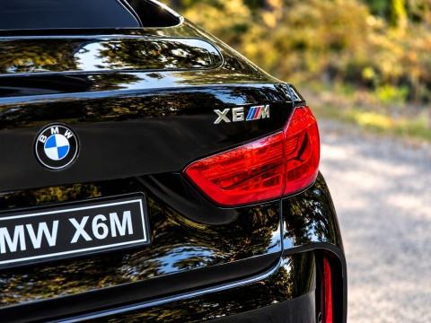 Auto na akumulator BMW X6M Lakierowany Czarny 2x45W 12V7Ah