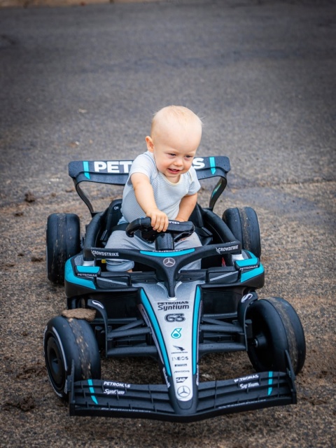 Auto na akumulator Bolid Formuły 1 AMG PETRONAS F1 Czarny