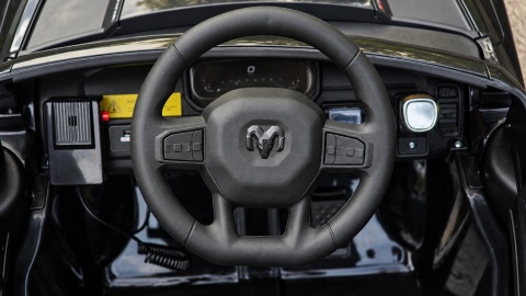 Auto na akumulator DODGE RAM 4x4 ZB618 Czarny 24V