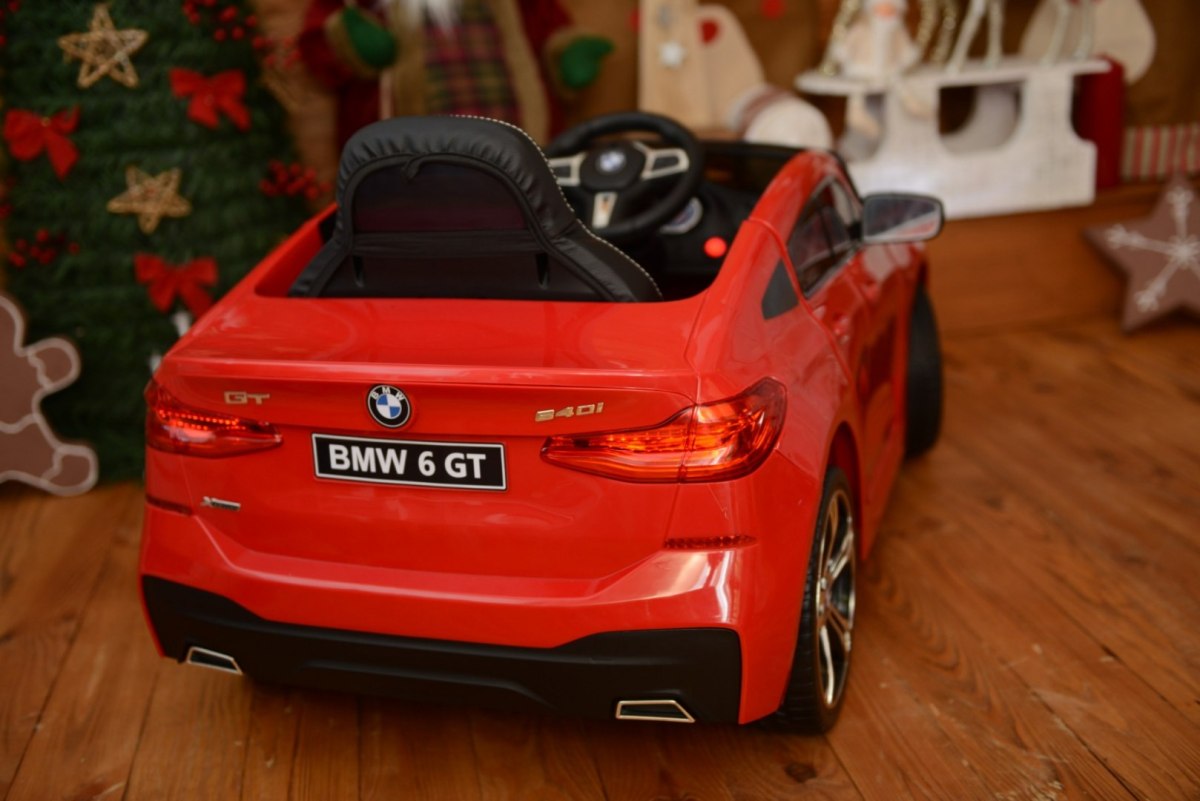 Autko BMW 6 GT Czerwony