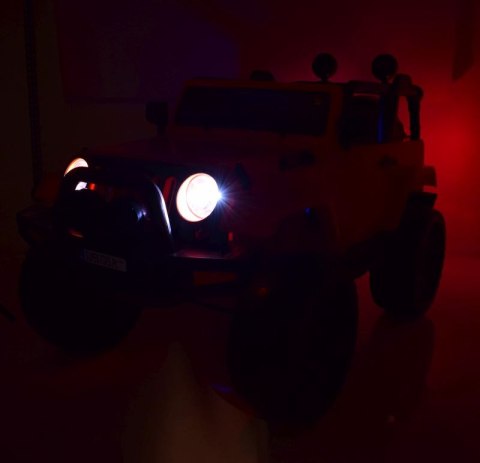 MEGA JEEP 4X4, MIĘKKIE KOŁA, MIĘKKIE SIEDZENIE, SUPER HIT/LT828