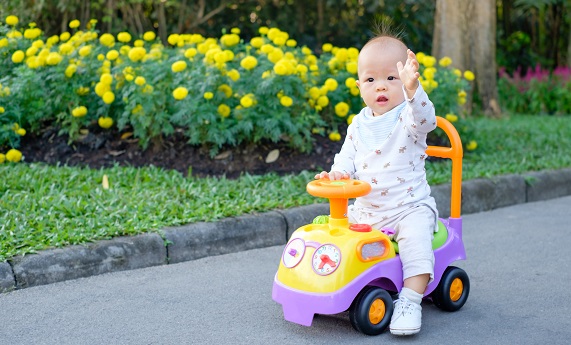 5 powodów dla których warto kupić dziecku jeździk