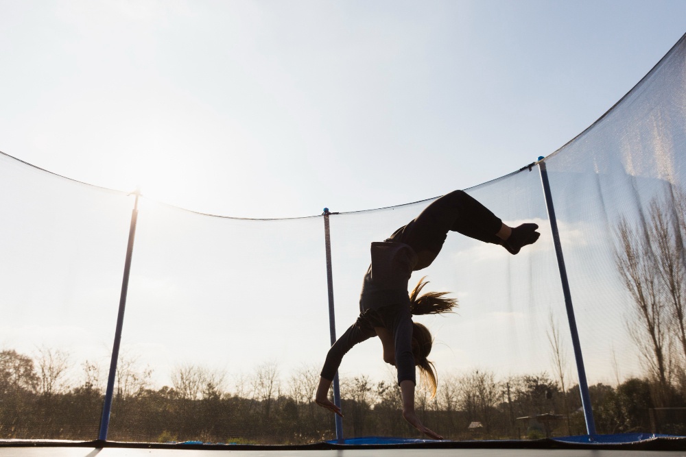 Czy skakanie na trampolinie jest bezpieczne dla dzieci?