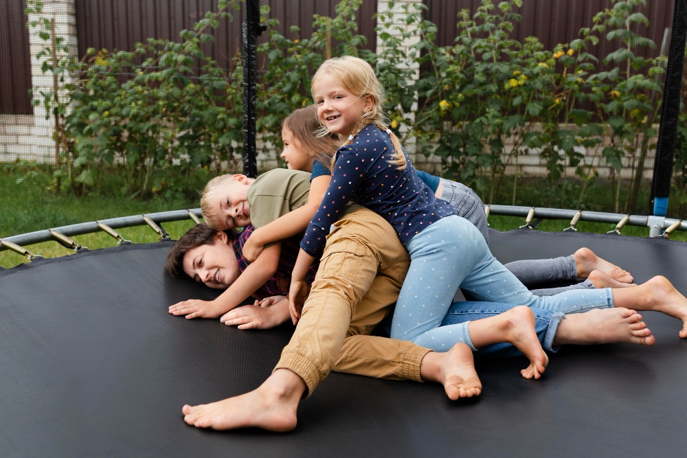 Jak zwiększyć bezpieczeństwo podczas korzystania z trampoliny?